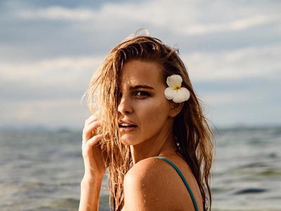 Potret Eks Miss Universe Aussie yang Sempat Disebut Telantar di Bali