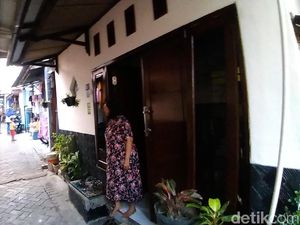 Warga Sebut Ada Dua Pemuda Lari Menjauh Pasca Teror Molotov di Surabaya Warga Sebut Ada Dua Pemuda Lari Menjauh Pasca Teror Molotov di Surabaya