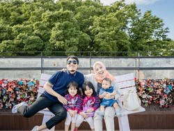 Liburan Akhir Tahun ke Jepang, Desta-Natasha Rizki Ajak Pengasuh