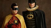 Potret Lucu Kala Superhero Pakai Kostum Versi Abad ke-16