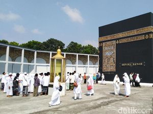 Ada Duit Nganggur Karena Batal Umrah, Mending Ditabung atau Investasi? Ada Duit Nganggur Karena Batal Umrah, Mending Ditabung atau Investasi?