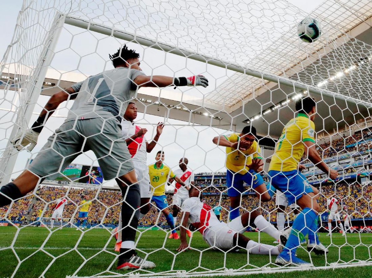 Timnas Brasil saat menghajar Peru pada fase grup Copa America 2019. (Foto: Ueslei Marcelino/Reuters)