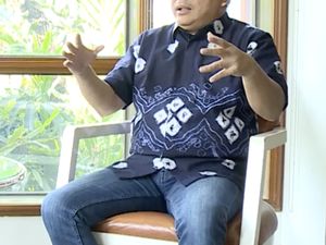 Anies Tunjuk Denny Indrayana Tangani Sengketa Stadion BMW Anies Tunjuk Denny Indrayana Tangani Sengketa Stadion BMW