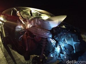 MPV Ringsek Tabrak Truk di Tol Pandaan-Malang, Dua Orang Luka MPV Ringsek Tabrak Truk di Tol Pandaan-Malang, Dua Orang Luka