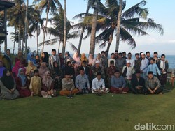 Keluarga Besar Ponpes Al-Falah Ploso Nikmati Destinasi Wisata Banyuwangi