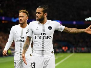 Dani Alves Tinggalkan PSG