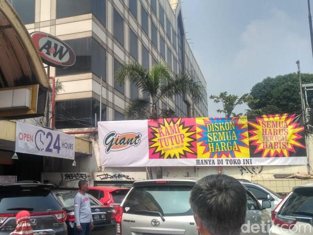 6 Toko Giant Bakal Tutup, Pegawai Dihantui PHK 6 Toko Giant Bakal Tutup, Pegawai Dihantui PHK