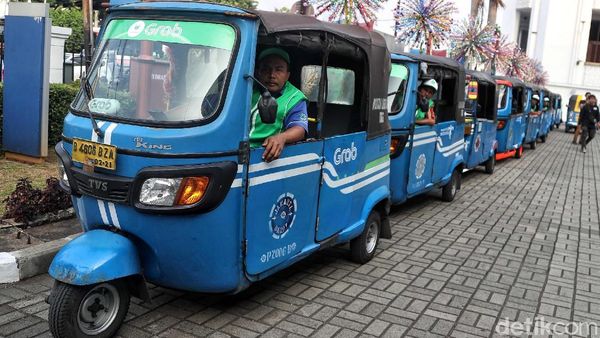 Sang Roda Tiga Ikonik Khas Ibu Kota Menjelma Jadi GrabBajay