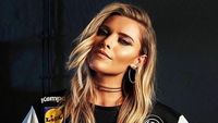 Pesona Model Seksi Pacar Kiper Jerman Karius yang Jadi Korban Vandalisme