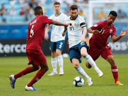 Lionel Messi dkk tampil dominan, melepaskan 19 tembakan dengan delapan di antaranya on target dari 54% penguasaan bola. Diego Vara/Reuters.