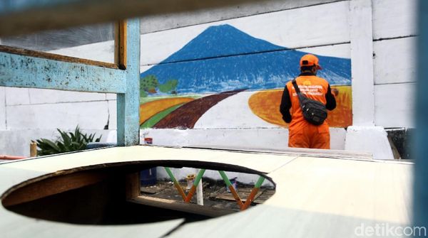 Keren! Mural Bertema Lingkungan Hiasi Kawasan Kalideres