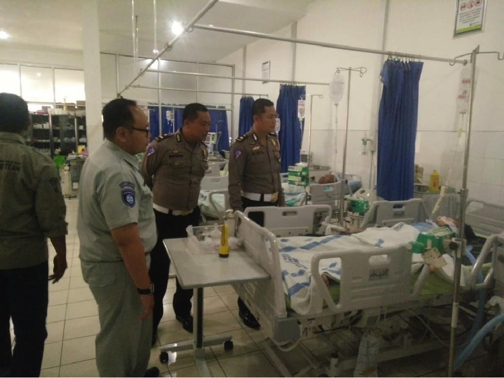 Korban Kecelakaan Bus dan Mobil di Semarang Dijamin Jasa Raharja Korban Kecelakaan Bus dan Mobil di Semarang Dijamin Jasa Raharja
