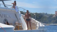 Ronaldo juga membawa tunangannya, Georgina Rodriguez. (Foto: Instagram @cristiano)