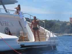 Ronaldo juga membawa tunangannya, Georgina Rodriguez. (Foto: Instagram @cristiano)
