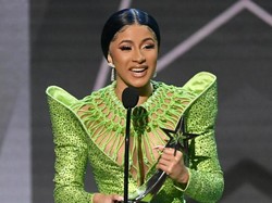 Ancaman Penjara Akibat Perkelahian di Kelab Tak Batasi Aksi Panggung Cardi B