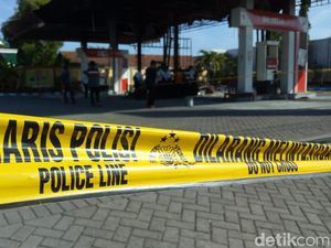 Tim Labfor Amankan Barang Bukti Penyebab Kebakaran SPBU di Ponorogo