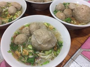 Bakso PMI: Gurih Mantap! Bakso Rudal di PMI Bogor yang Legendaris