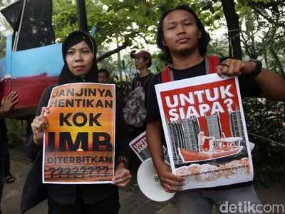 Aksi Jalan Mundur Tolak IMB Reklamasi