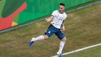 Lautaro Martinez merayakan gol yang dicetaknya di menit ke-4. Ueslei Marcelino/Reuters.