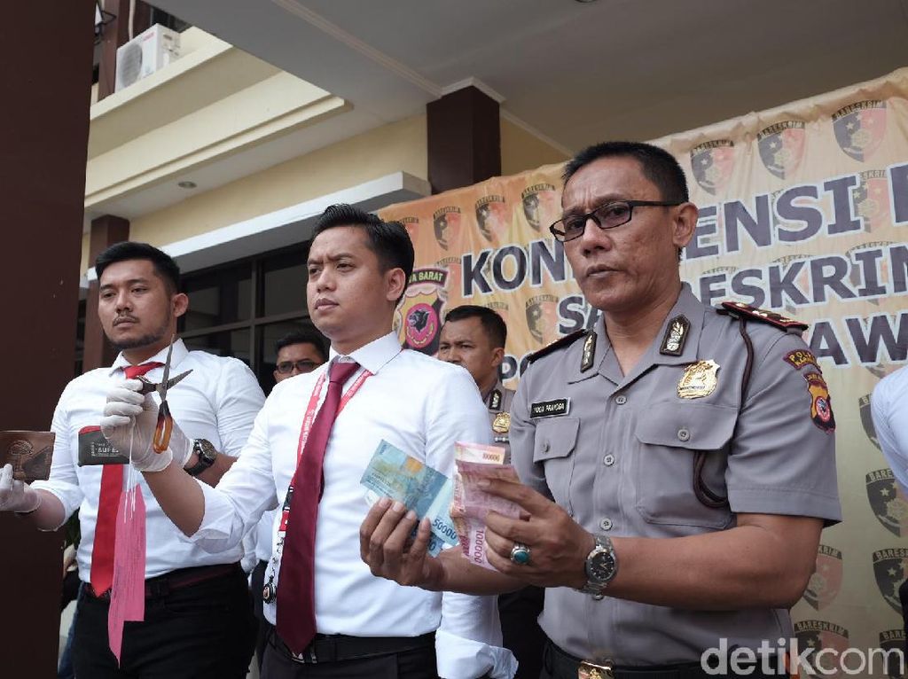 Mamet Rampok dan Tikam Mati Nenek di Karawang dengan Gunting Mamet Rampok dan Tikam Mati Nenek di Karawang dengan Gunting