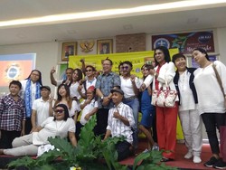 Lembaga Ini Fasilitasi Waria Asah Keterampilan