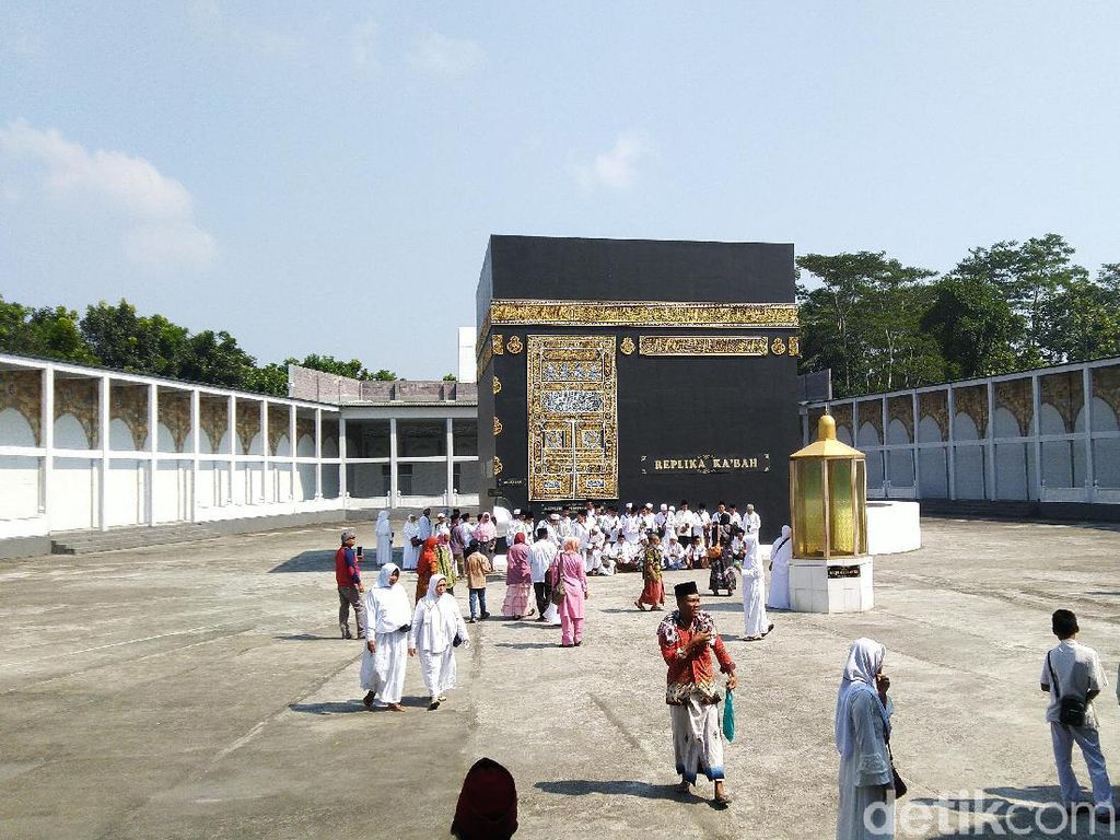Bukan di Makkah, Ini Replika Kabah di Semarang Bukan di Makkah, Ini Replika Kabah di Semarang