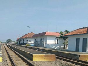 Stasiun Terisi Indramayu Kembali Beroperasi Layani Penumpang