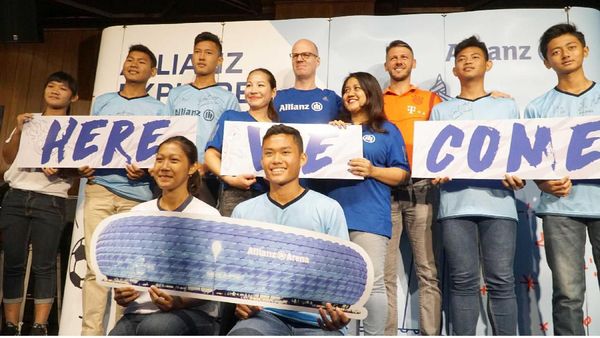 Explorer Camp Munich dan Singapura