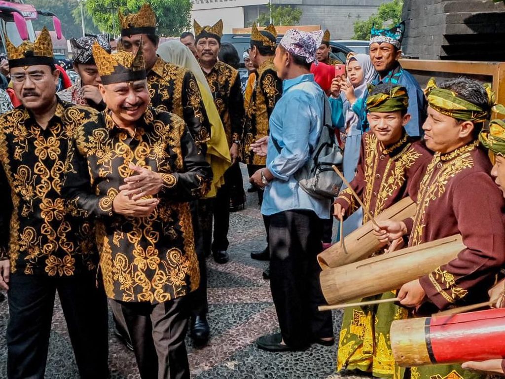 Jadikan Pariwisata Leading Sector, Menpar Sebut Banyuwangi On The Track Jadikan Pariwisata Leading Sector, Menpar Sebut Banyuwangi On The Track