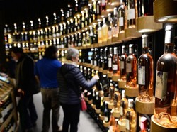 Demi Turis Israel, Abu Dhabi Siap Buka Toko Wine