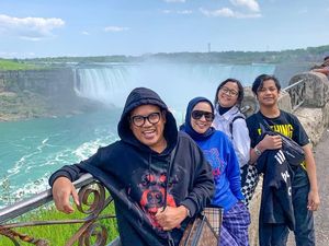 Cara Keluarga Uya Kuya Sambut HUT RI Ke-76 Cara Keluarga Uya Kuya Sambut HUT RI Ke-76