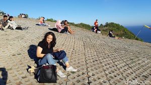 Foto: Senja Romantis di Bukit Watugupit, Bantul