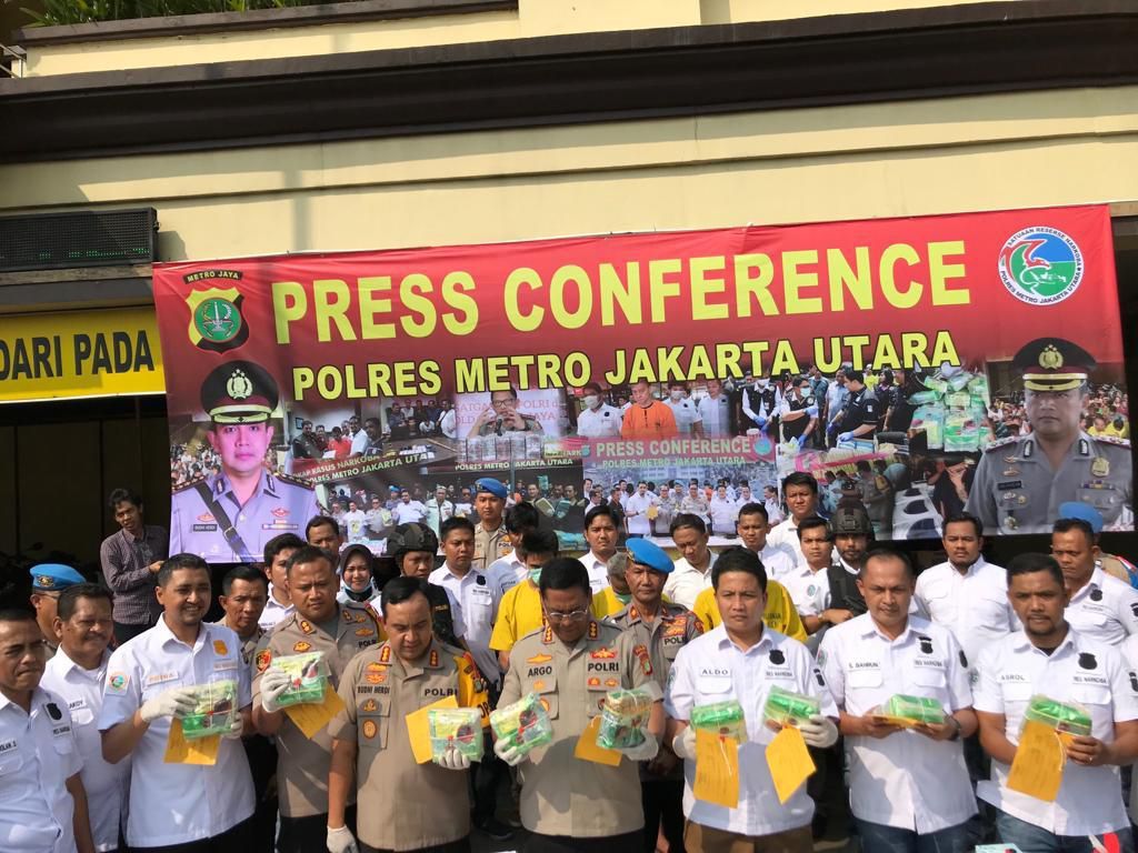Dikirim dari Kalbar, 15 Kg Sabu di Jakut Diselundupkan di Jok Mobil Dikirim dari Kalbar, 15 Kg Sabu di Jakut Diselundupkan di Jok Mobil