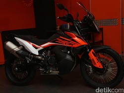 Moge Petualang KTM Bisa Tempuh 450 Km Sekali Isi Bensin