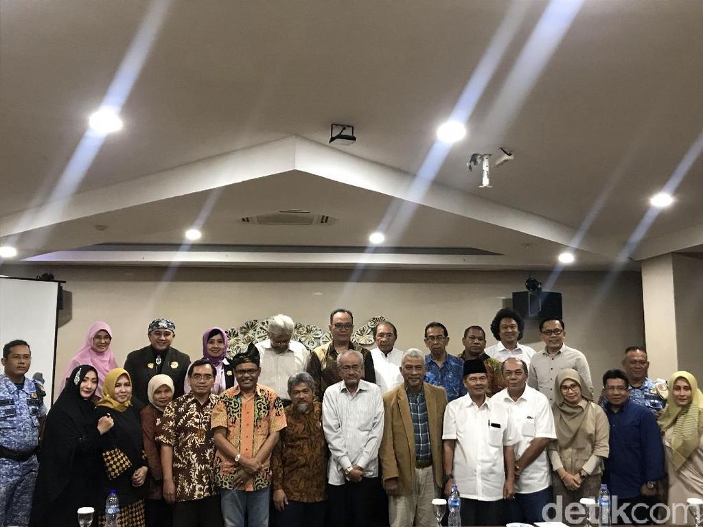 Max Sopacua dan MS Kaban Hadiri Tasyakuran Terbentuknya PN MPPI Max Sopacua dan MS Kaban Hadiri Tasyakuran Terbentuknya PN MPPI