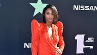 Foto: Adu Gaya Seksi Para Bintang di BET Awards 2019