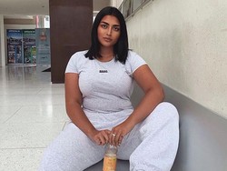 Curhat Model Nangis Baca Komentar Netizen saat Foto Bikininya Tak Diedit