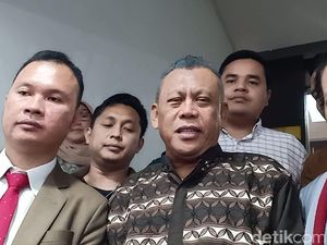 Penangguhan Penahanan Dikabulkan, Eggi Sudjana Tinggalkan Rutan Polda Metro Penangguhan Penahanan Dikabulkan, Eggi Sudjana Tinggalkan Rutan Polda Metro