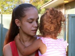 Warga Pedalaman Australia Terjerat Utang Tagihan Telepon karena Tergoda HP Gratis