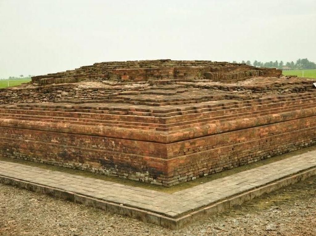 Candi Tertua di Jawa Barat, Peninggalan Siapa? Candi Tertua di Jawa Barat, Peninggalan Siapa?