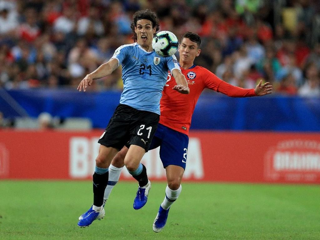 Gol Cavani Pastikan Uruguay Juara Grup Usai Tumbangkan Chile Gol Cavani Pastikan Uruguay Juara Grup Usai Tumbangkan Chile