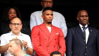 Legenda sepakbola Kamerun, Samuel Etoo juga hadir di tribune untuk memberi dukungan ke timnas wanita asal negaranya. (Foto: Marc Atkins/Getty Images)