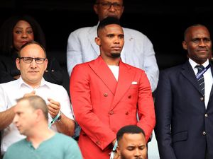 Samuel Etoo Gantung Sepatu