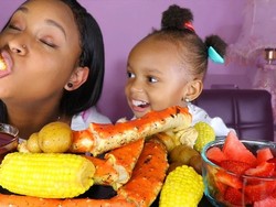 Gemasnya Aksi Mukbang Anak-anak hingga Santap 65 Potong Menu Sarapan