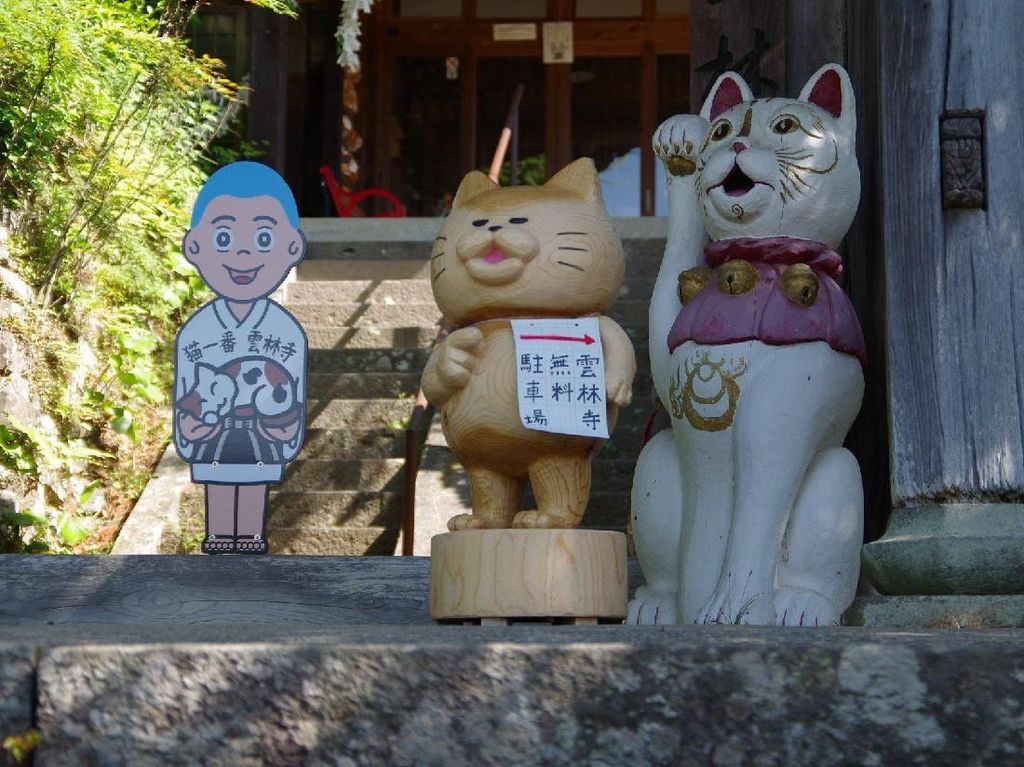 Foto: Kuil Kucing yang Punya Cerita Horor di Jepang