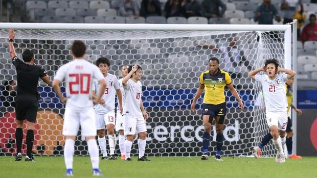 Takefusa Kubo sempat melakukan selebrasi menciptakan gol. (