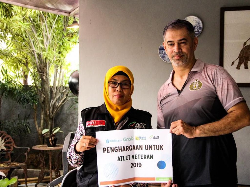 Legenda Voli Pascal Wilmar Dapat Penghargaan Atlet Veteran 2019 Legenda Voli Pascal Wilmar Dapat Penghargaan Atlet Veteran 2019
