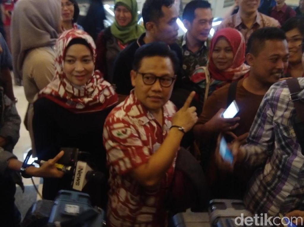 Rumor Gerindra Masuk Kabinet, Cak Imin: Pendukung Jokowi Sudah Kegemukan Rumor Gerindra Masuk Kabinet, Cak Imin: Pendukung Jokowi Sudah Kegemukan