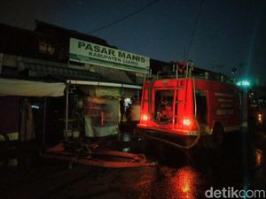 Kebakaran Melanda Pasar Manis Ciamis Kebakaran Melanda Pasar Manis Ciamis