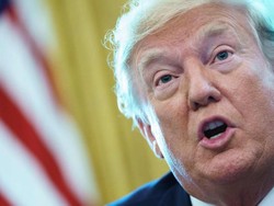 Trump, Iran, dan Tucker Carlson